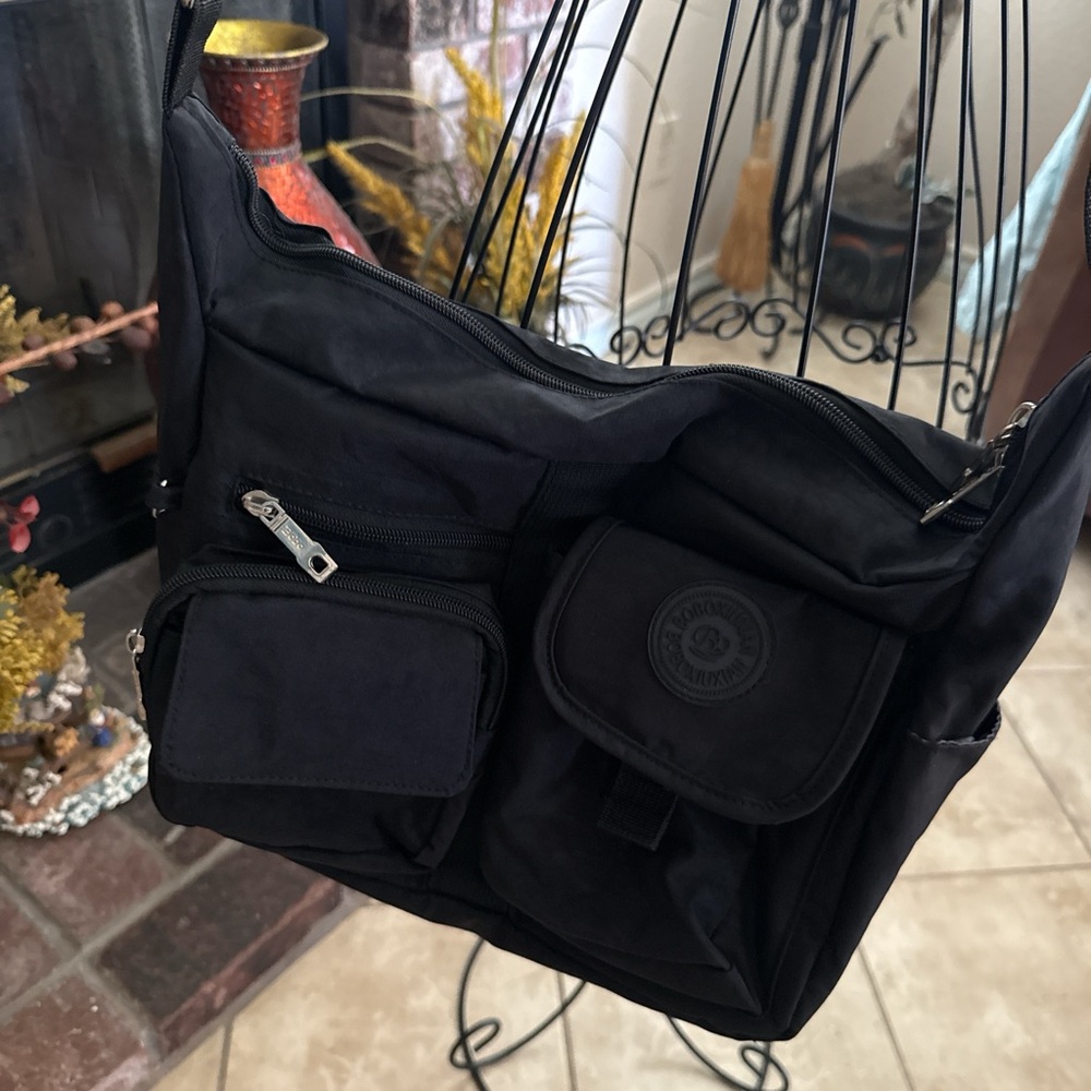 BOBO XIUXIAN Black Nylon Multi Pocket Crossbody Bag
